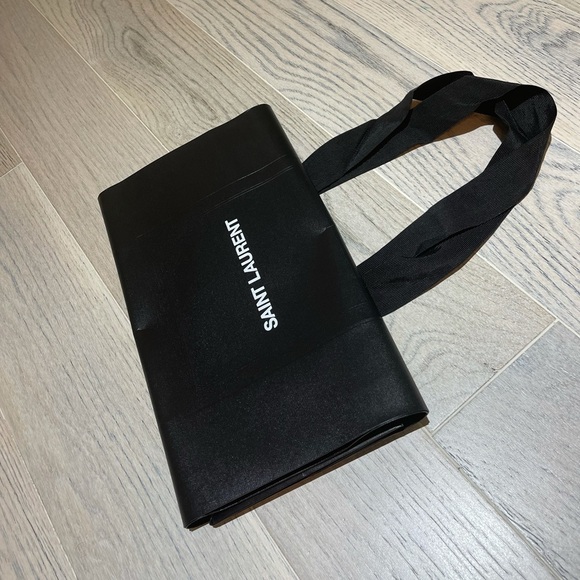 Saint Lauren package - Picture 2 of 3